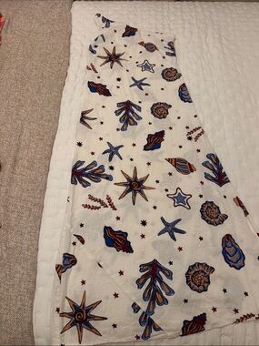 C&C California White Bedding Throw with Blue and Brown Shells